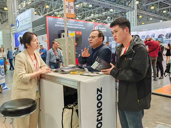 展會(huì)現(xiàn)場(chǎng).jpg 展會(huì)現(xiàn)場(chǎng).jpg